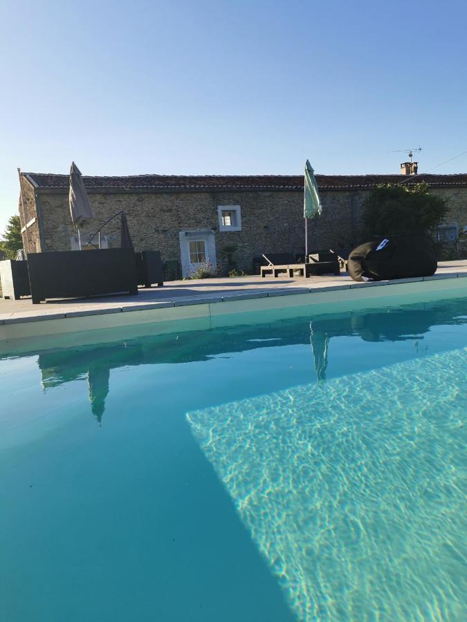 Au Domaine De Gigie Bed & Breakfast Chervettes Dış mekan fotoğraf