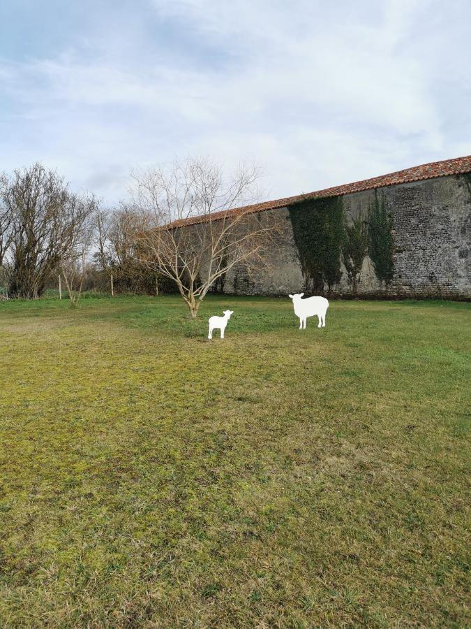Au Domaine De Gigie Bed & Breakfast Chervettes Dış mekan fotoğraf