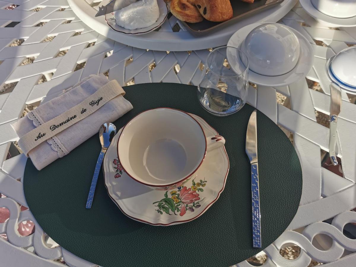 Au Domaine De Gigie Bed & Breakfast Chervettes Dış mekan fotoğraf